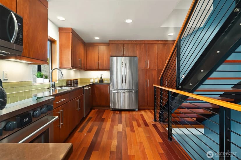 Property photo for 2423 Ne 75th Street, Seattle photo 16