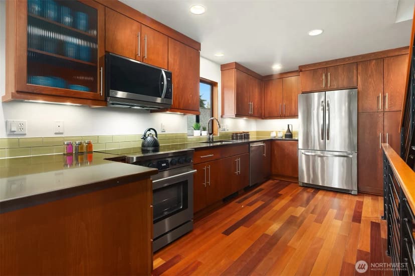 Property photo for 2423 Ne 75th Street, Seattle photo 15