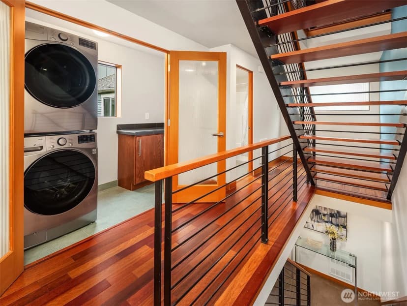Property photo for 2423 Ne 75th Street, Seattle photo 6