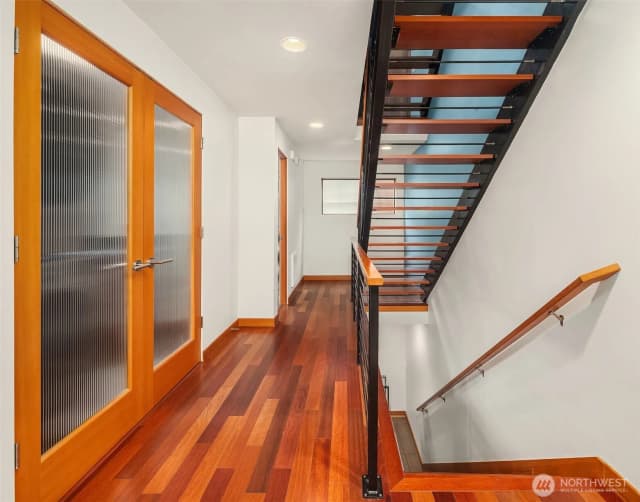 Property photo for 2423 Ne 75th Street, Seattle photo 2