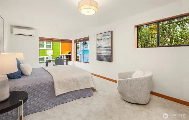 Property photo for 2423 Ne 75th Street, Seattle photo 3