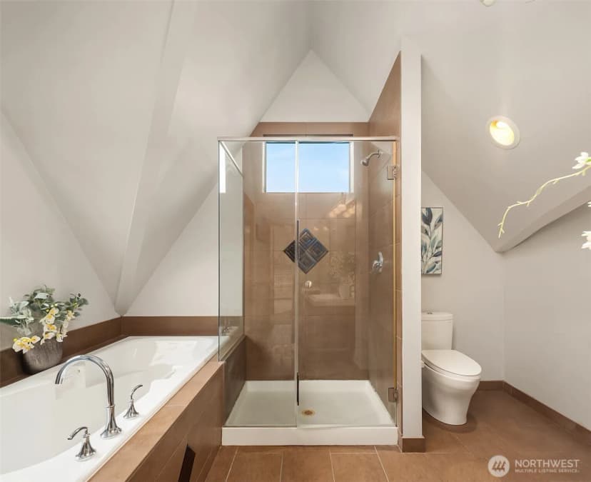 Property photo for 2423 Ne 75th Street, Seattle photo 25