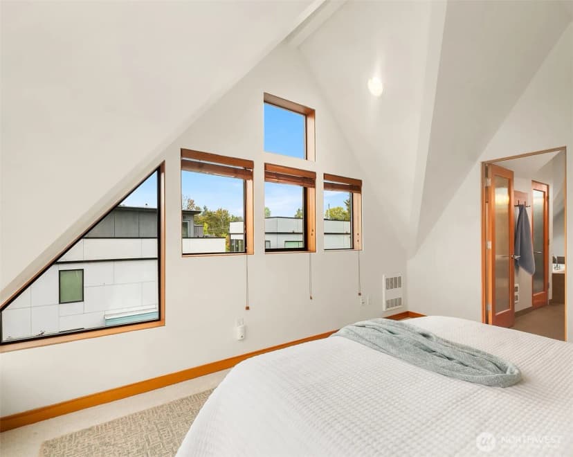 Property photo for 2423 Ne 75th Street, Seattle photo 21