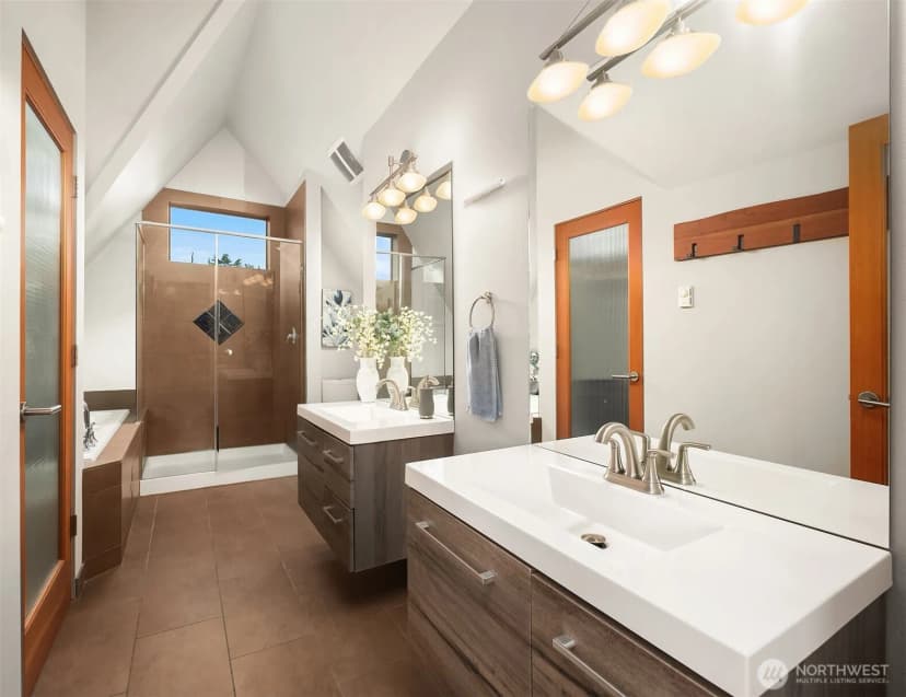 Property photo for 2423 Ne 75th Street, Seattle photo 23