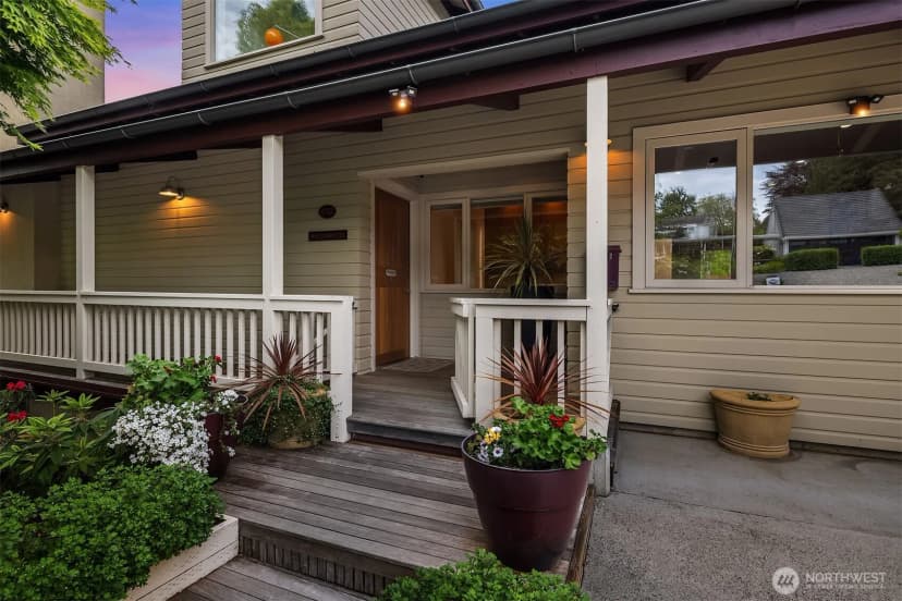 Property photo for 4712 Sw Brace Point Drive, Seattle photo 9