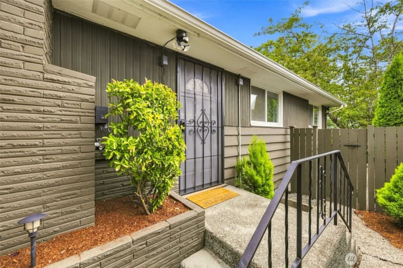 Property photo for 7742 30th Avenue Sw, Seattle photo 3