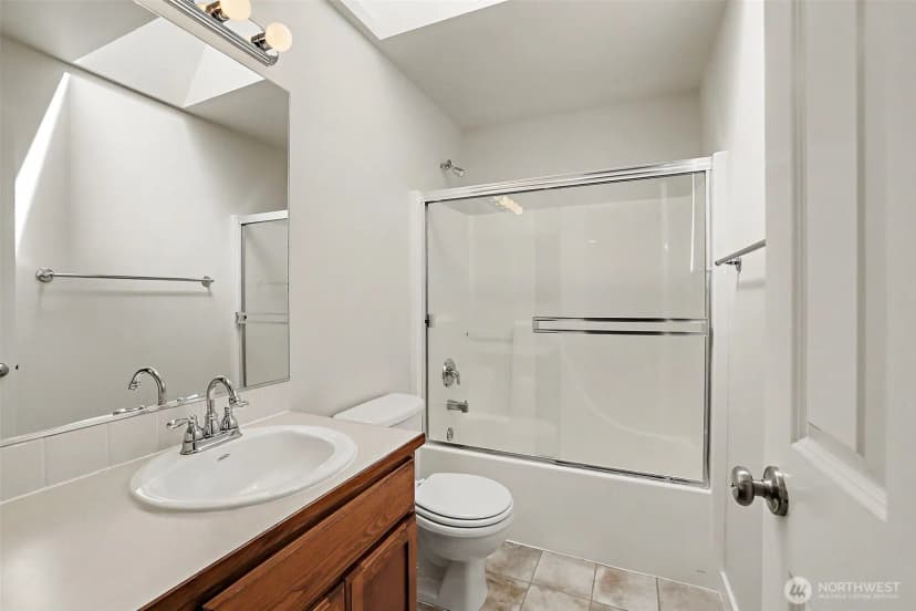 Property photo for 2021 Ne 25th Place, Renton photo 29