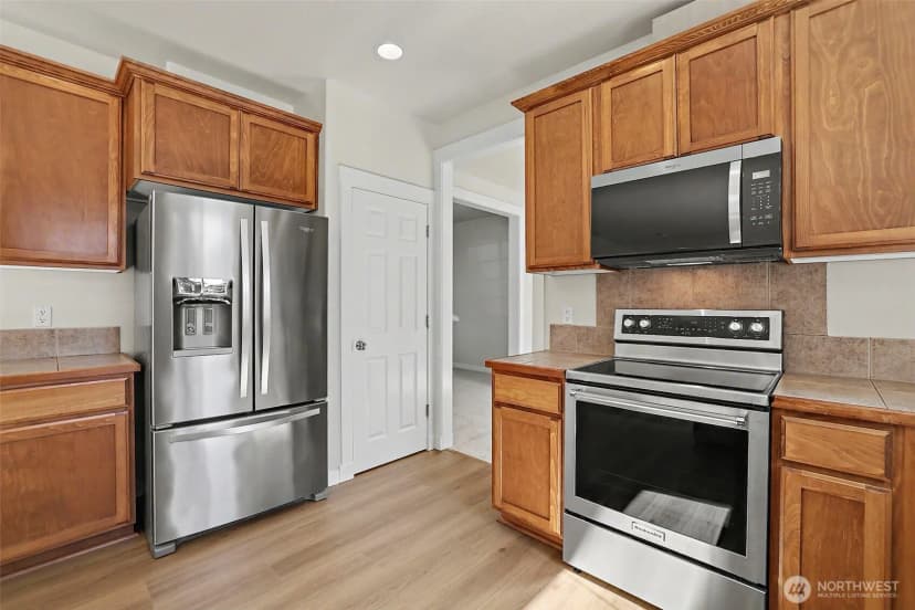 Property photo for 2021 Ne 25th Place, Renton photo 11