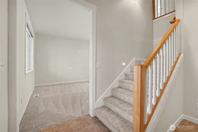 Property photo for 2021 Ne 25th Place, Renton photo 3