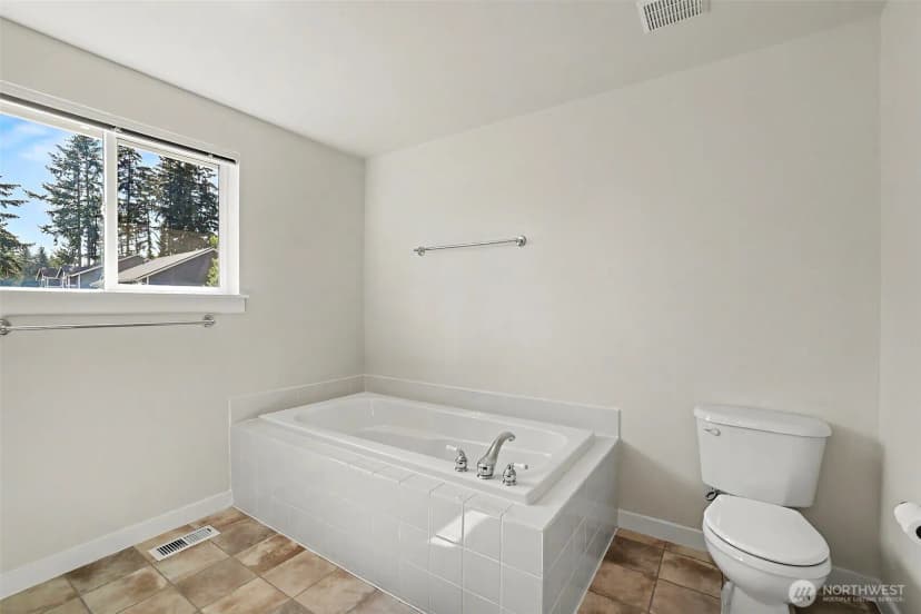 Property photo for 2021 Ne 25th Place, Renton photo 25
