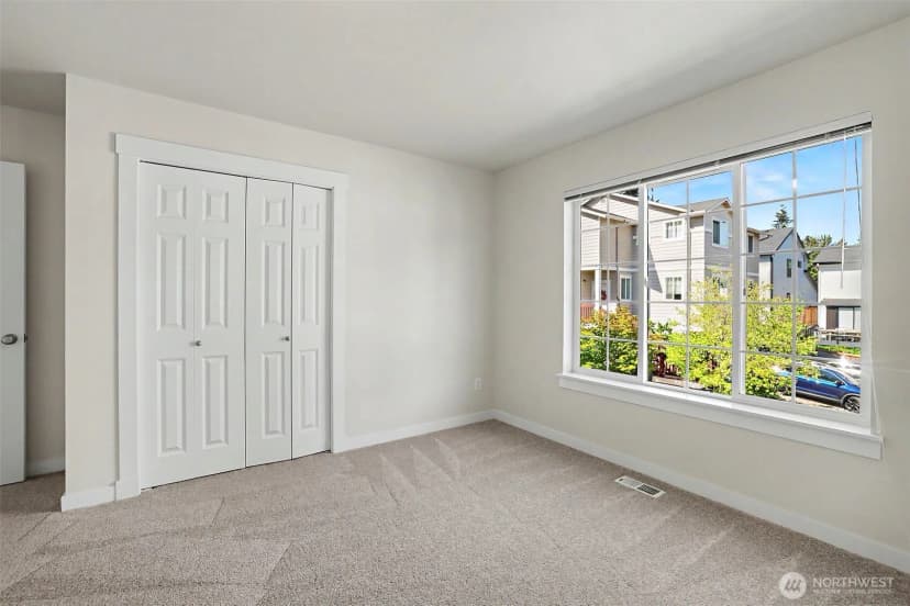 Property photo for 2021 Ne 25th Place, Renton photo 33