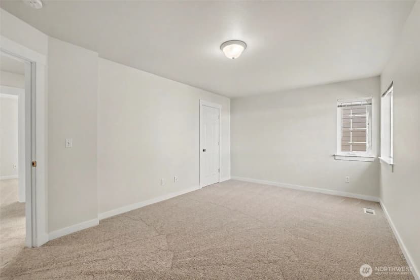 Property photo for 2021 Ne 25th Place, Renton photo 31