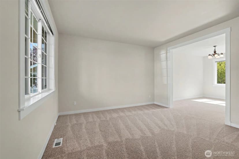 Property photo for 2021 Ne 25th Place, Renton photo 5