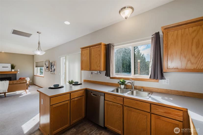 Property photo for 7037 Whistle Lane Ne, Bremerton photo 17