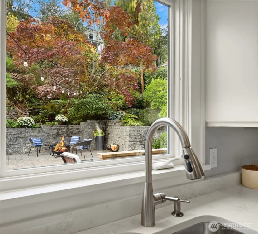 Property photo for 863 E Gwinn Place, Seattle photo 14