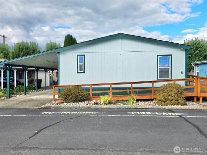 Property photo for 8 Heritage Boulevard, Longview