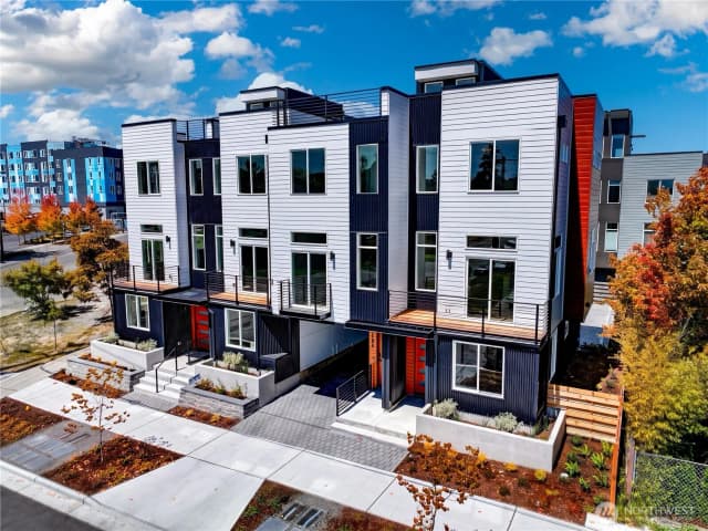Property photo for 4302 S Holden Street, Seattle photo 2