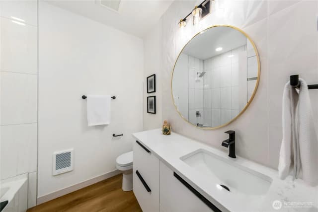 Property photo for 4302 S Holden Street, Seattle photo 5