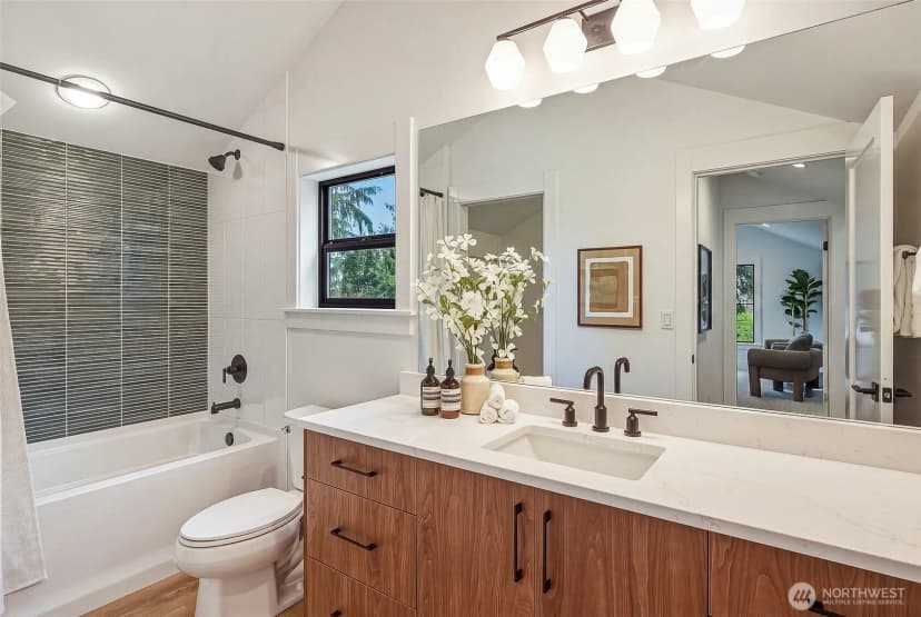Property photo for 1218 Ne 103rd Street, Seattle photo 26
