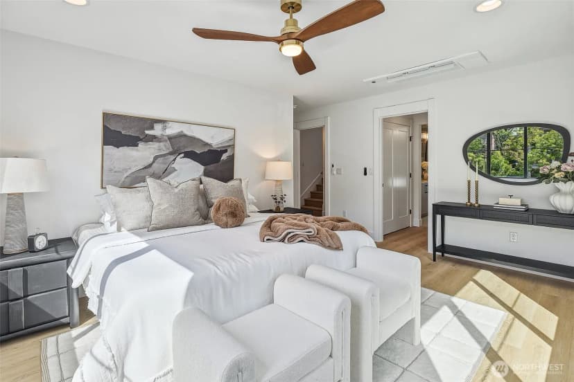 Property photo for 1218 Ne 103rd Street, Seattle photo 13