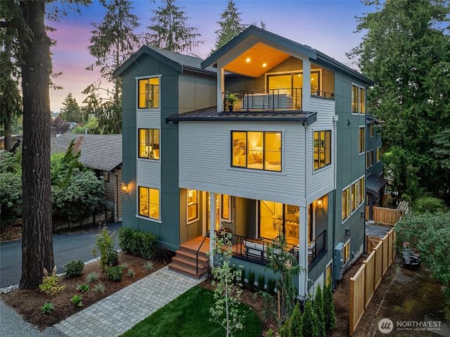 Property photo for 1218 Ne 103rd Street, Seattle