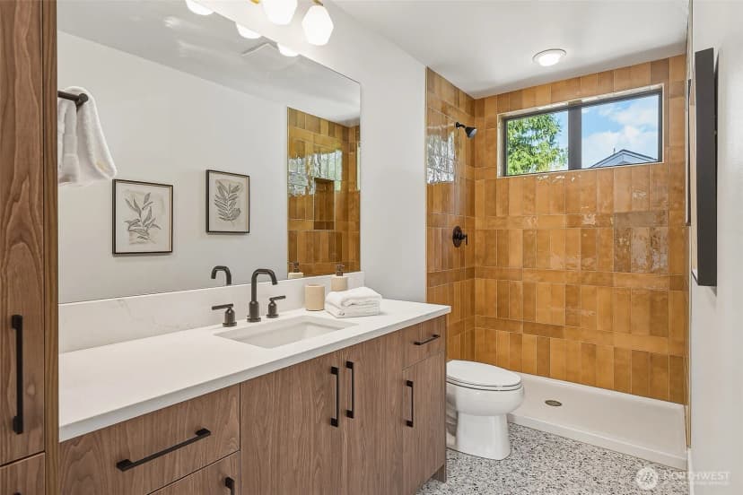 Property photo for 1218 Ne 103rd Street, Seattle photo 18