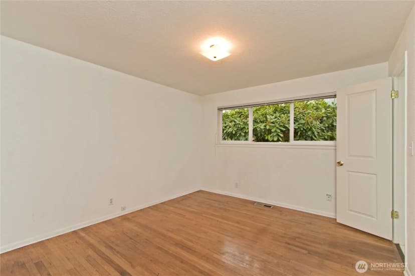 Property photo for 1611 1st Street Se, Auburn photo 10