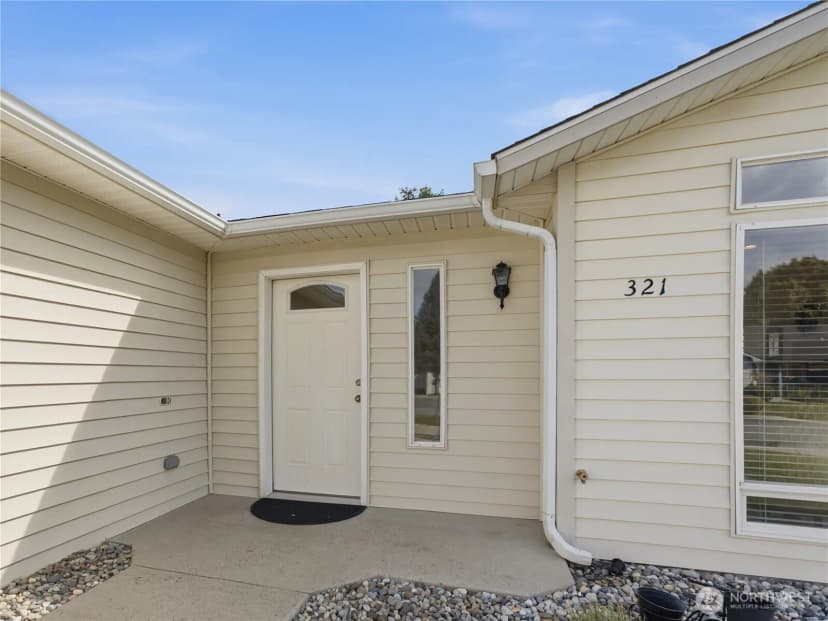 Property photo for 321 S Mary Avenue, East Wenatchee photo 3
