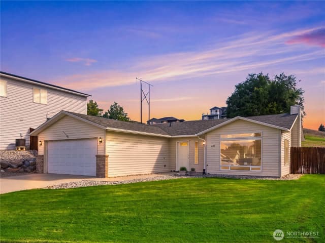 Property photo for 321 S Mary Avenue, East Wenatchee