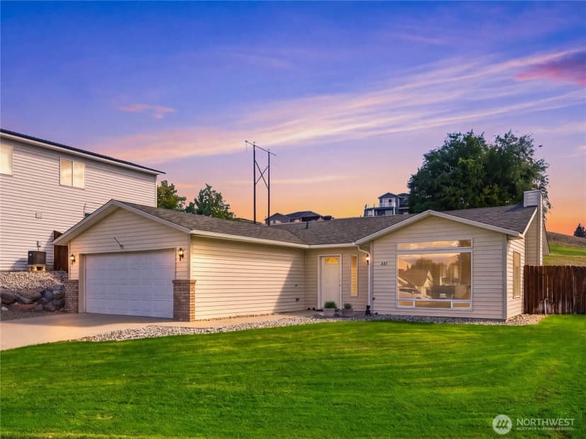 Property photo for 321 S Mary Avenue, East Wenatchee