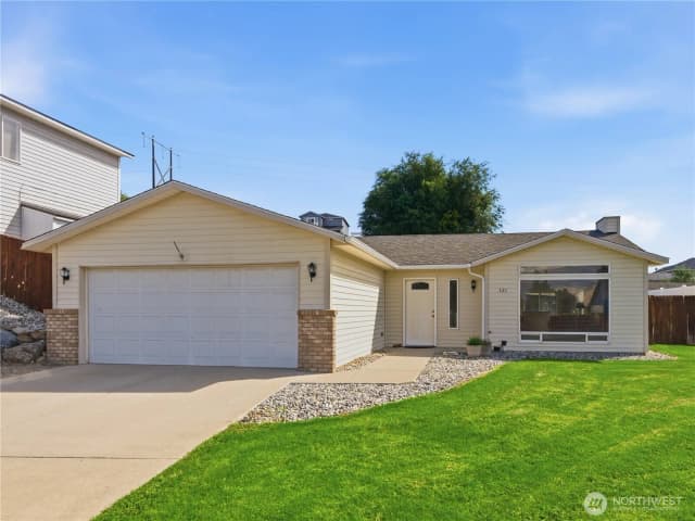 Property photo for 321 S Mary Avenue, East Wenatchee photo 2