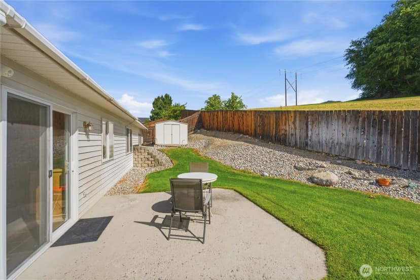 Property photo for 321 S Mary Avenue, East Wenatchee photo 24