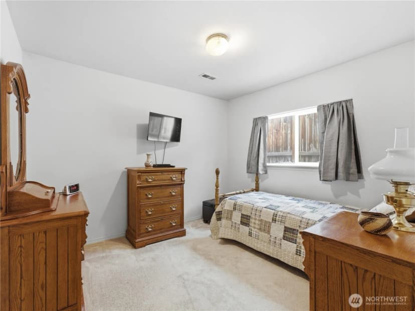 Property photo for 321 S Mary Avenue, East Wenatchee photo 21