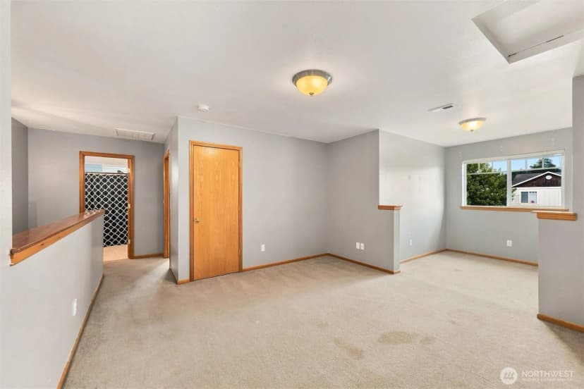 Property photo for 1068 Homestead Drive, Burlington photo 19