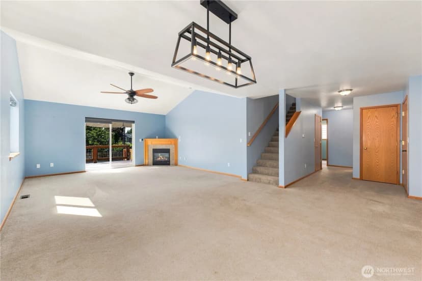 Property photo for 1068 Homestead Drive, Burlington photo 10