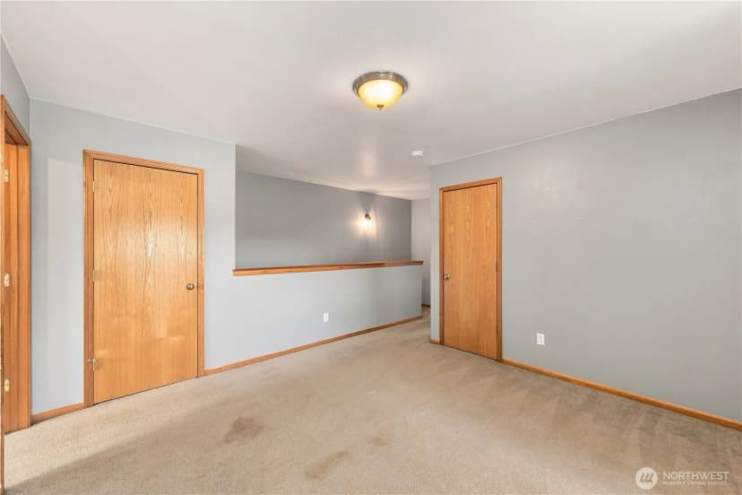 Property photo for 1068 Homestead Drive, Burlington photo 23
