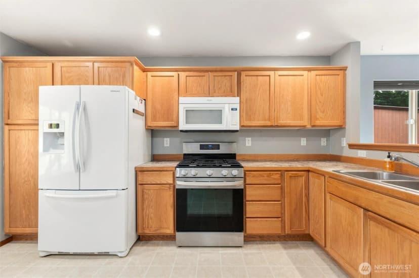 Property photo for 1068 Homestead Drive, Burlington photo 7