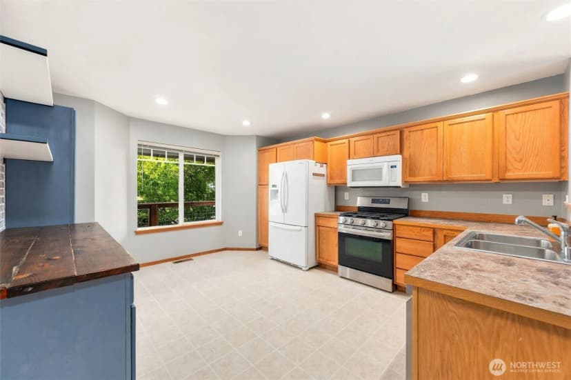 Property photo for 1068 Homestead Drive, Burlington photo 6