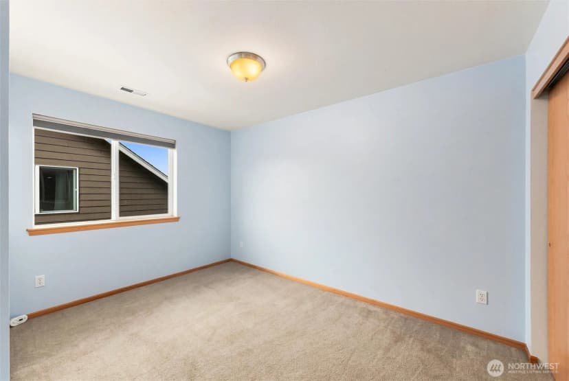 Property photo for 1068 Homestead Drive, Burlington photo 26