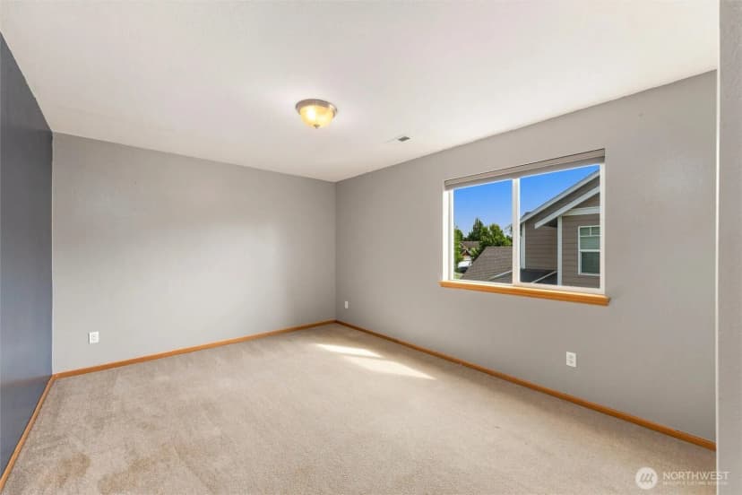 Property photo for 1068 Homestead Drive, Burlington photo 29