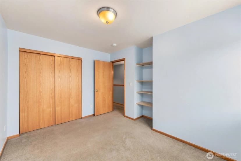 Property photo for 1068 Homestead Drive, Burlington photo 25