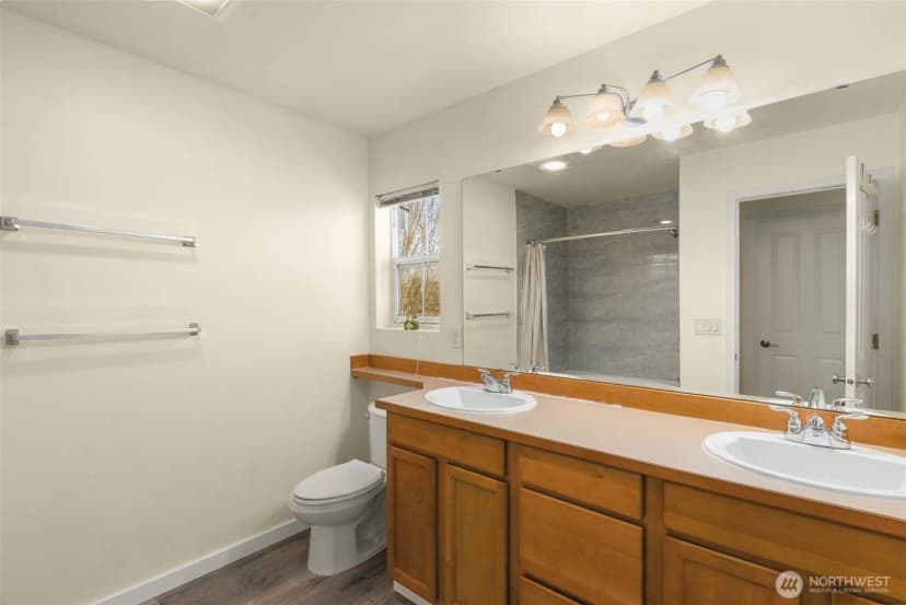 Property photo for 6895 Holly Park Drive S, Seattle photo 17