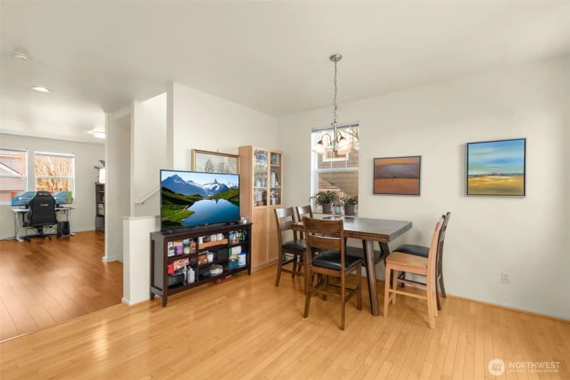Property photo for 6895 Holly Park Drive S, Seattle photo 12