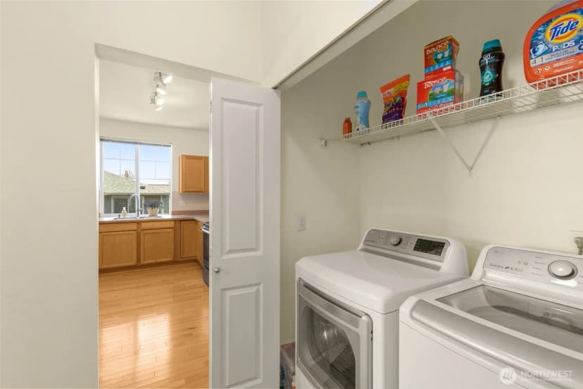 Property photo for 6895 Holly Park Drive S, Seattle photo 24