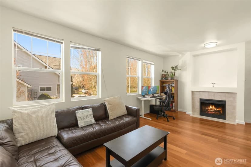 Property photo for 6895 Holly Park Drive S, Seattle photo 4