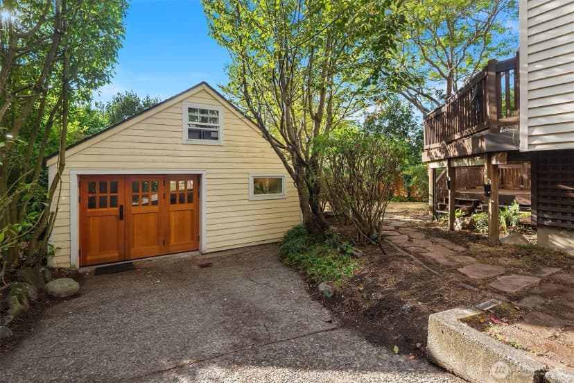 Property photo for 6827 28th Avenue Ne, Seattle photo 30