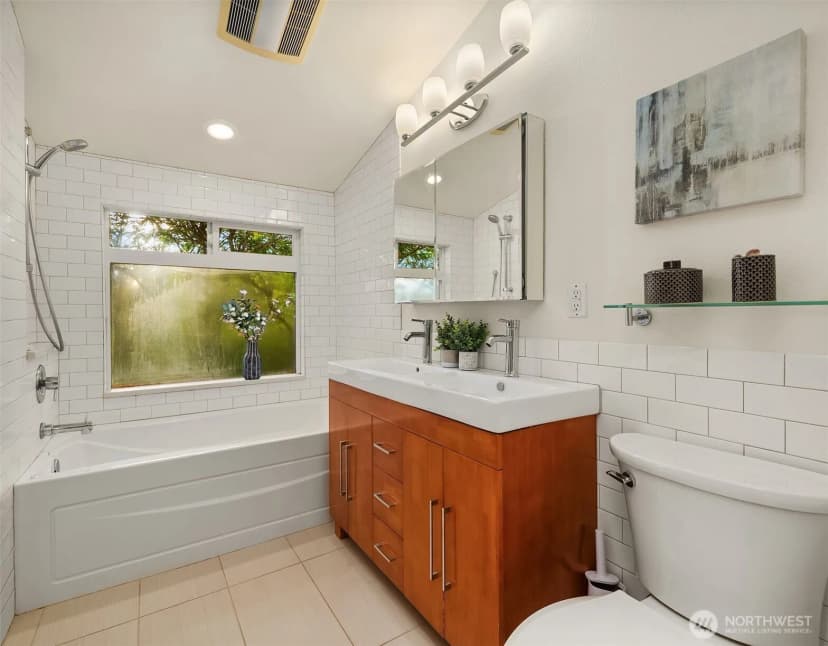 Property photo for 6827 28th Avenue Ne, Seattle photo 24