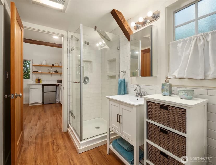 Property photo for 6827 28th Avenue Ne, Seattle photo 35