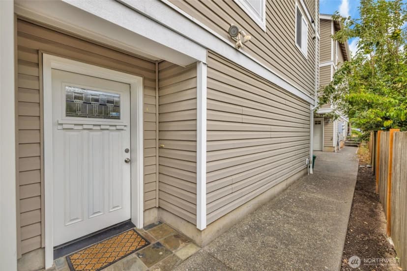 Property photo for 6331 42nd Avenue Sw #a, Seattle