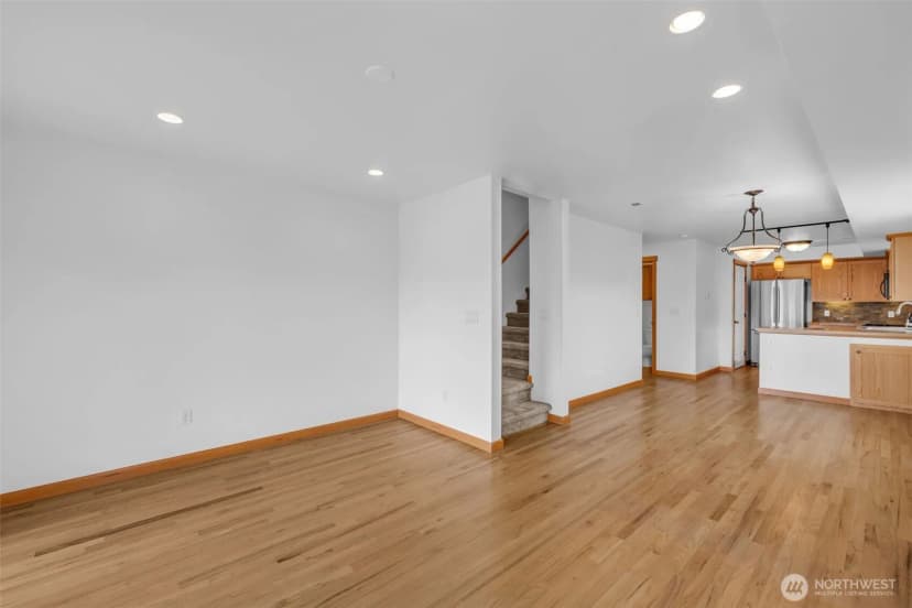 Property photo for 6331 42nd Avenue Sw #a, Seattle photo 14